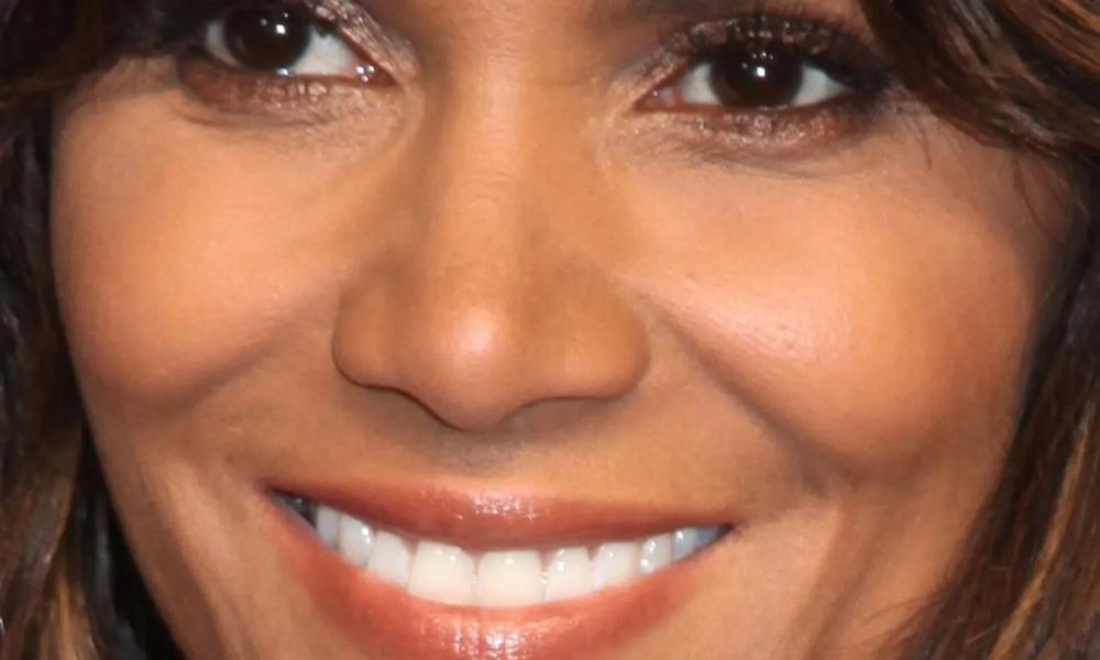 halle berry osmeh
